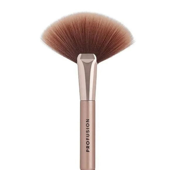 Profusion Cosmetics Magnetix Full Fan Brush - Picture 3 of 8